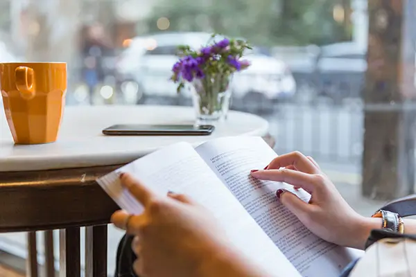 为什么美国的法律那么轻